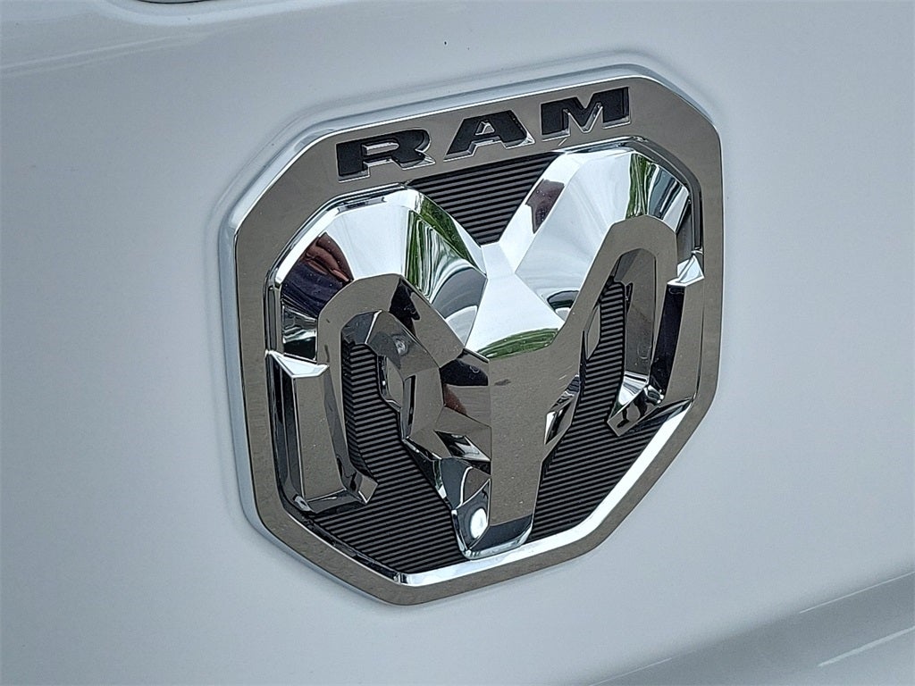 2022 RAM 1500 Big Horn/Lone Star V8 Hemi eTorque 4x4